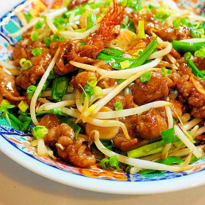 ガッツリいきたい時は!牛肉ともやしとニラの炒めもの